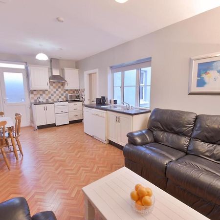 Ocean Breeze Apartment Lahinch Buitenkant foto