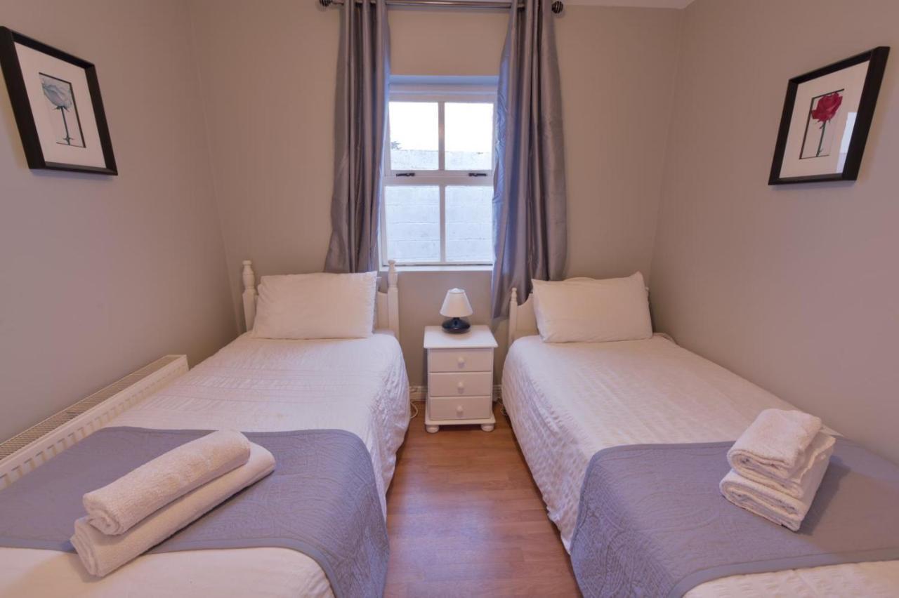 Ocean Breeze Apartment Lahinch Buitenkant foto